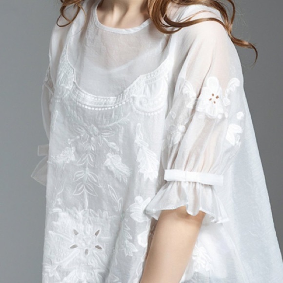 Mosicoco | White Embroidered Blouse - Picture 2 of 8